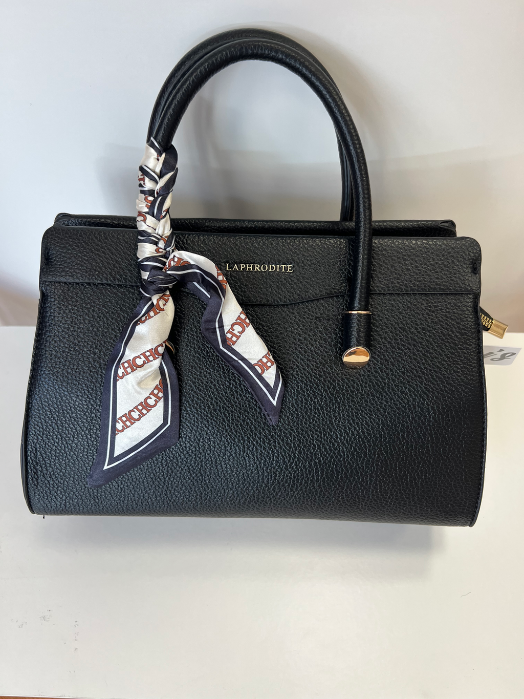 Handbag with scraf image 1