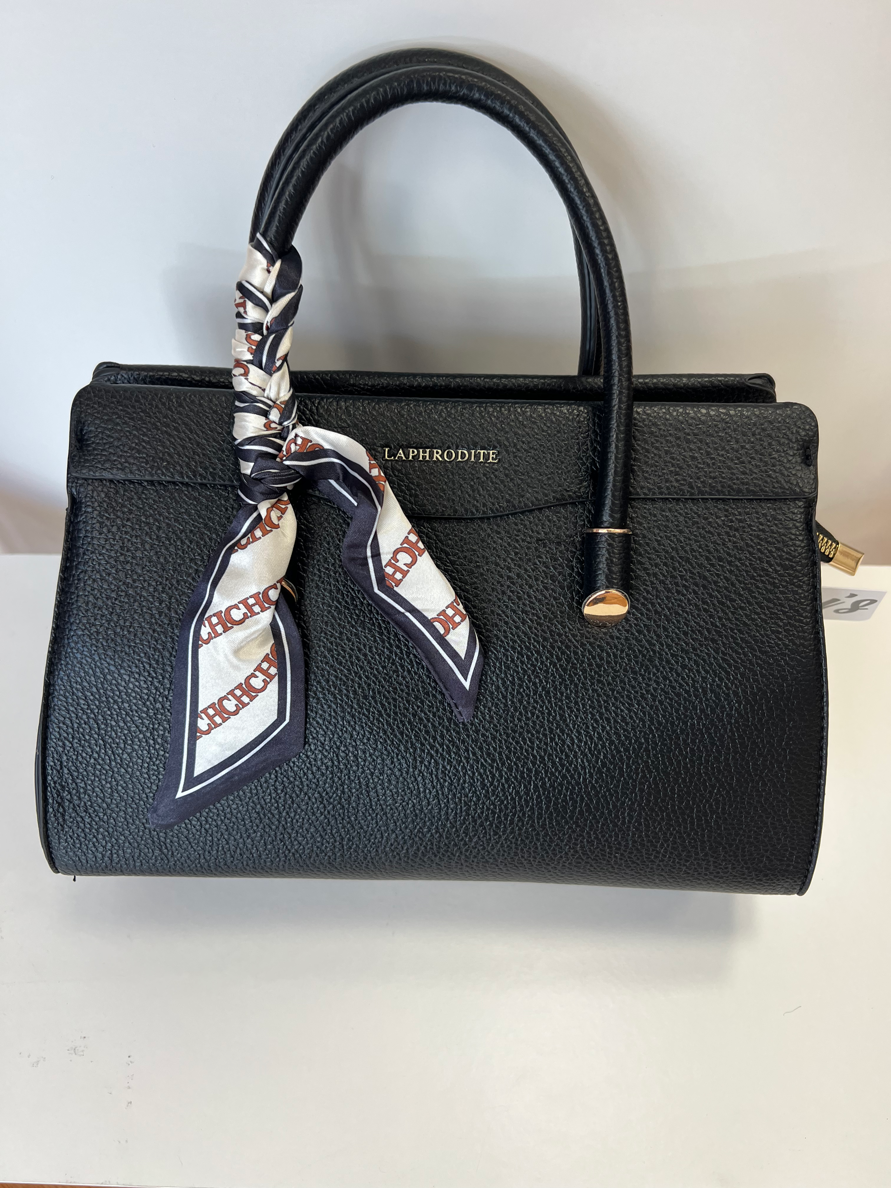 Handbag with scraf image 1